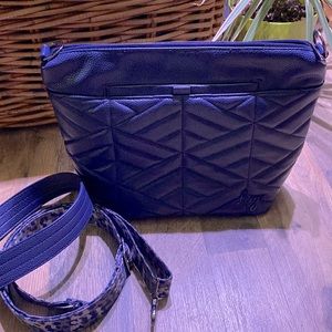 Lug Flare XL-vegan leather EUC Navy